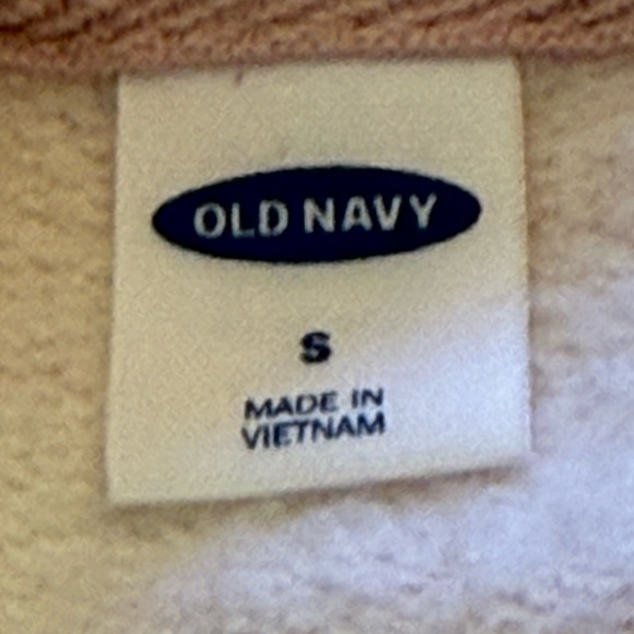 Old Navy Women’s Oversize Sweatshirt - Picture 6 of 9